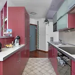 Apartment Grey And Pink Two Bedroom In Cracow With Parking, Desk, Terrace And Jacuzzi Bathtub By Renters